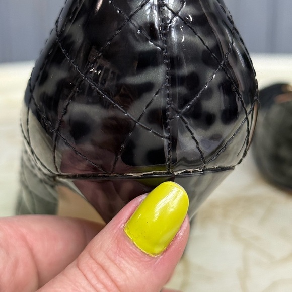 Salvatore Ferragamo Talia Quilted Patent Leather Pumps Black/Grey Size 8 - Picture 10 of 15